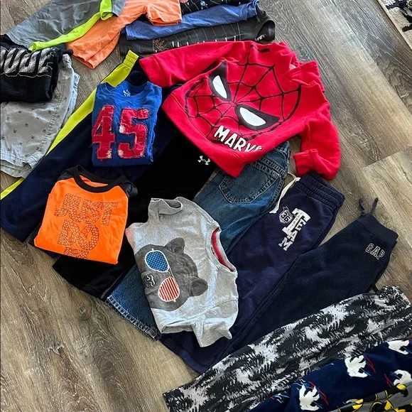 Boys clothing lot size 5/6 (some larger 4). - Picture 1 of 5